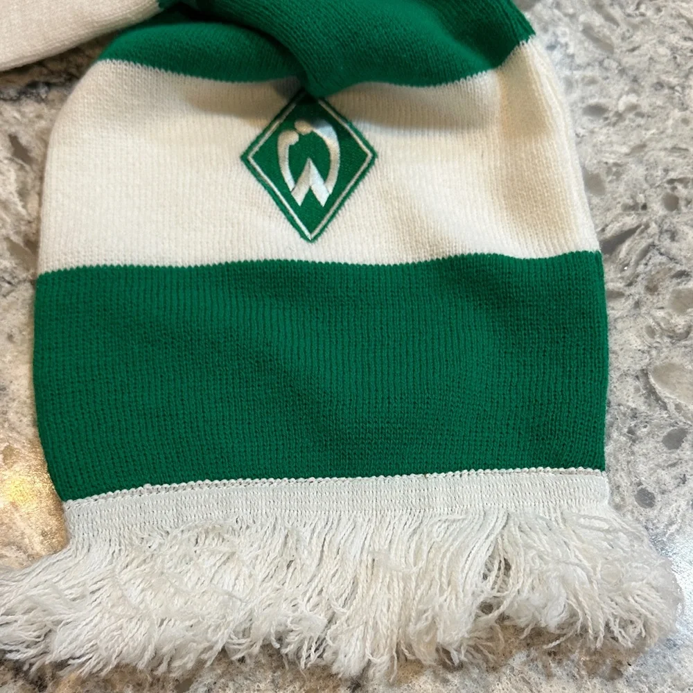 Green and White Striped Werder Bremen Scarf Block Stripes Scarf with Emblem